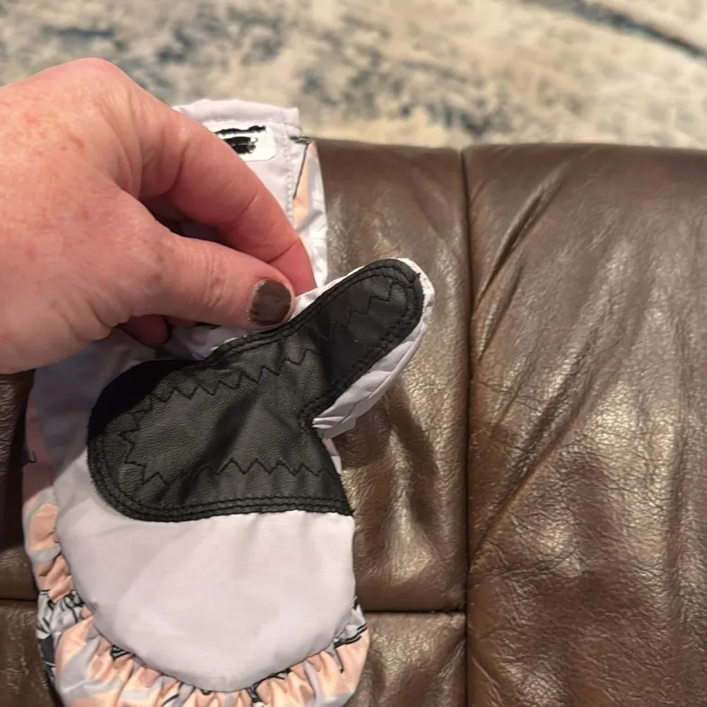 Dakine kid mittens new pink and gray elephants giraffe see measurements.